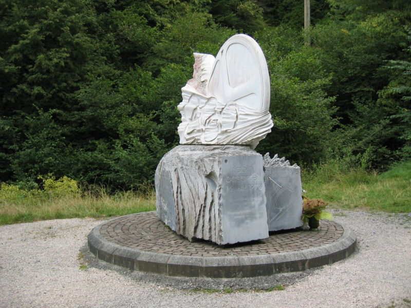 Монумент на месте гибели Казартелли