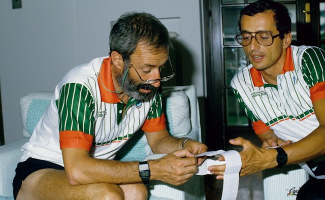 Профессор Франческо Конкони и его ученик Микеле Фаррари. Фотография с сайта cyclingtips.com.au